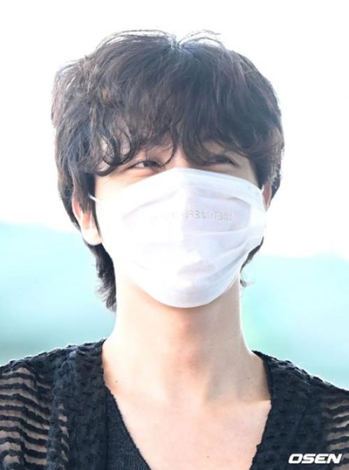 Theqoo j - Hope из BTS летит в США, чтобы выступить на фестивале Lollapalooza в Чикаго. 09