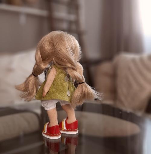 Про волосы.  Я всегда натуральные фабричные трессы использовала. 04