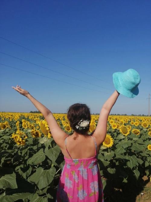 У вас есть фотосессия с подсолнухами. 01