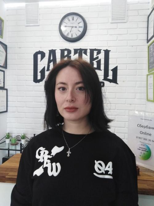 Пикси. Это модная короткая стрижка с мальчишеским драйвом, открывающая шею. 02