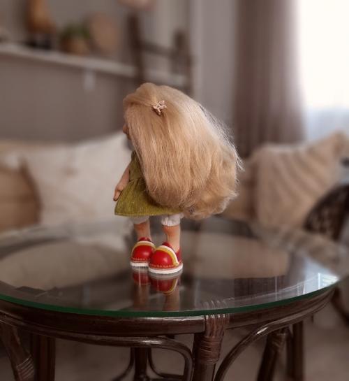 Про волосы.  Я всегда натуральные фабричные трессы использовала. 01