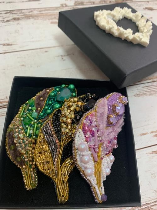 Красивое украшение в виде пера. 01 Красивое украшение в виде пера. 01