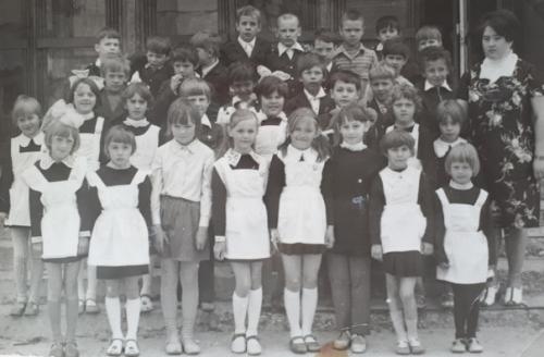 Учитель первый.  Надежда Сергеевна Соболева - первый учитель выпуска 1988 года. 01