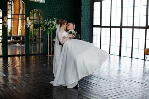 Красотка невеста с прической и макияжем от меня. 01