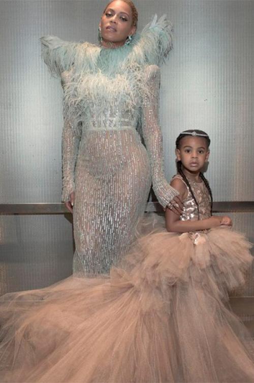 Бейонсе с дочерью блу айви на премии MTV Video Music Awards 2016. 01 Бейонсе с дочерью блу айви на премии MTV Video Music Awards 2016. 01