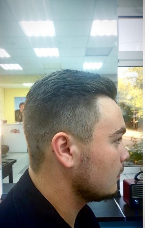 Мужская стрижка 2018-2019 года - это опрятность, мужественность, естественность и ухоженность. 02