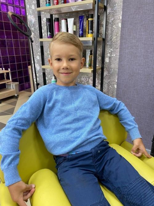 Стильный образ формирует не только одежда, но и аккуратная прическа. 02