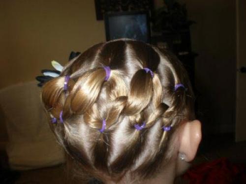 Оригинальная прическа с хвостиком для девочки. 05 Оригинальная прическа с хвостиком для девочки. 05