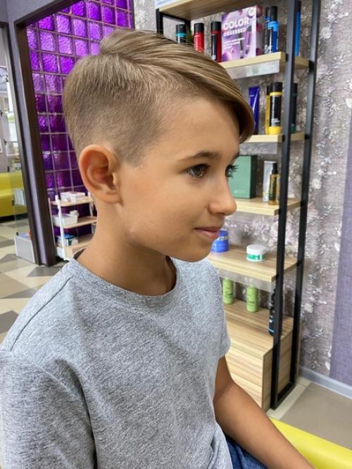 Стильный образ формирует не только одежда, но и аккуратная прическа. 01