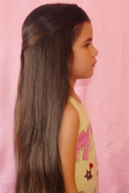 Романтичная прическа.  Тщательно расчесать волосы. 03