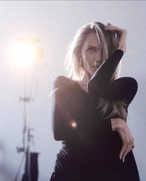 Новинки в бьютисфере. Анжелина с окрашиванием в технике аиртач, стала лицом компании Tom Ford Beauty, и будет представлять линейку помад. 01 Новинки в бьютисфере. Анжелина с окрашиванием в технике аиртач, стала лицом компании Tom Ford Beauty, и будет представлять линейку помад. 01