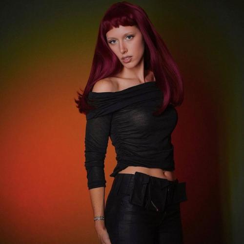 Знаменитости, которые в последнее время много экспериментировали с имиджем. 09 Знаменитости, которые в последнее время много экспериментировали с имиджем. 09