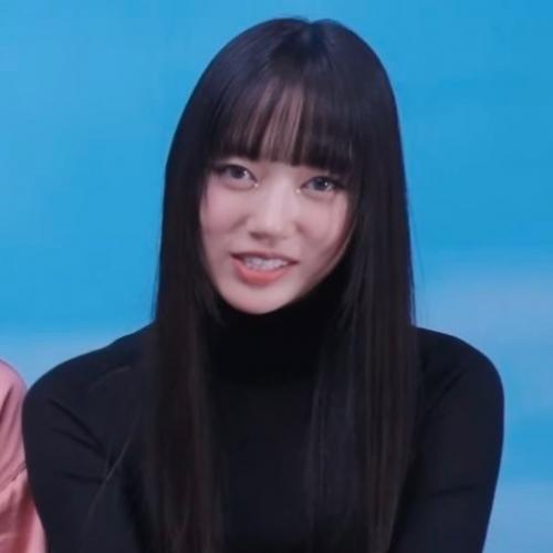 Оп: длинные волосы с чёлкой тебе очень идут. 01