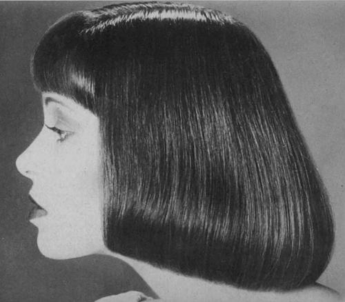 История причесок. Видал сассун совершил революцию в парикмахерском искусстве в 1960-х годах, предложив новый подход к женским стрижкам. 08