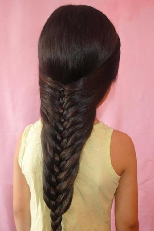 Романтичная прическа.  Тщательно расчесать волосы. 05