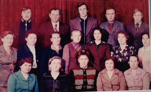 На этих фото - педагогический коллектив каракулинской школы 1970 - начала 1980 годов. 01