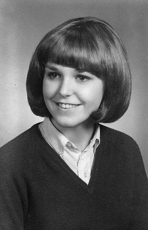 История причесок. Видал сассун совершил революцию в парикмахерском искусстве в 1960-х годах, предложив новый подход к женским стрижкам. 04