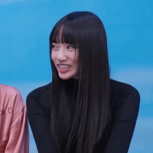 Оп: длинные волосы с чёлкой тебе очень идут. 02