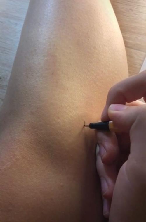 Решила попробовать понять девушек, которые не эпилируют ноги. 01