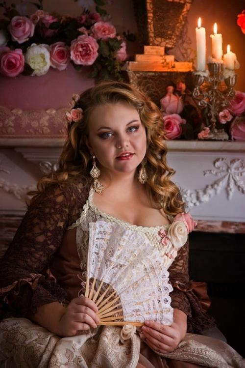 Шикарная Юлия в барочном образе. 03