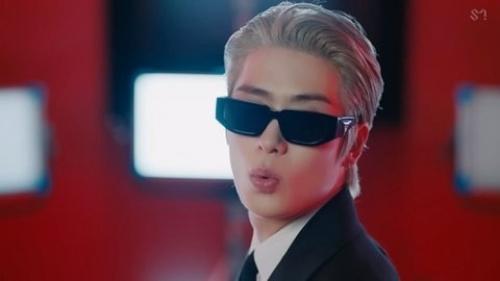 Theqoo клип NCT 127 на песню AY - YO. 02 Theqoo клип NCT 127 на песню AY - YO. 02