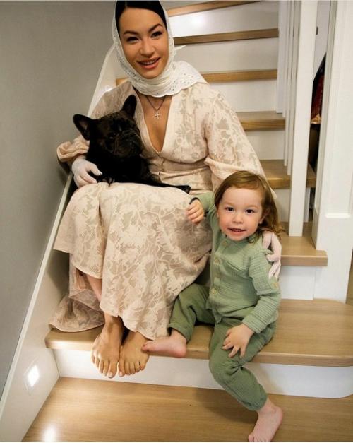 Ида Галич заступилась за сына, которого сравнили с девочкой. 01 Ида Галич заступилась за сына, которого сравнили с девочкой. 01