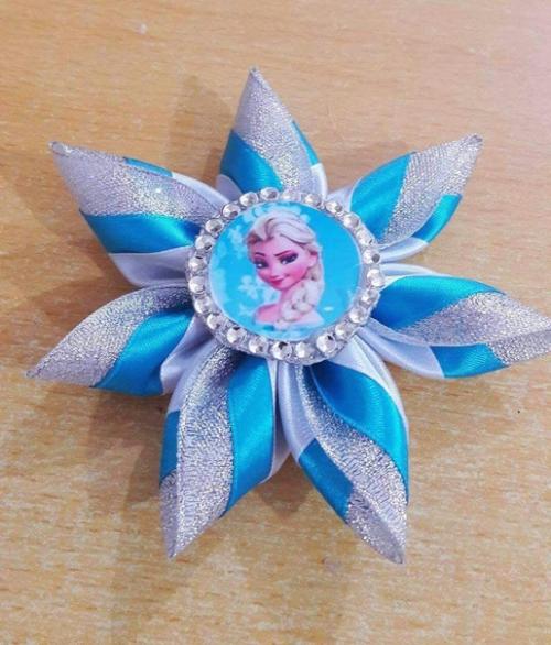 Аксессуары сделанные из цветных отрезков лент, называют канзаши. 05