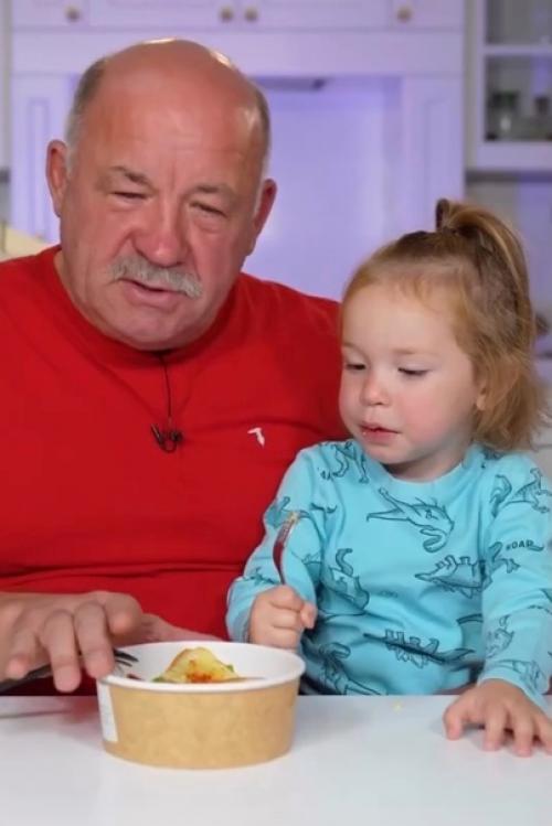 Иду Галич жестко захейтили за длинные волосы и хвостики у сына. 01