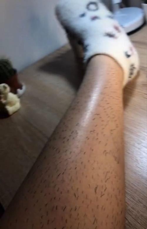 Решила попробовать понять девушек, которые не эпилируют ноги. 03