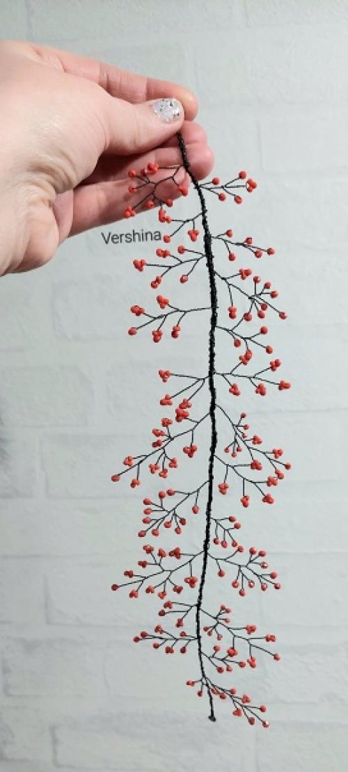 Такое простое украшение может так преобразиться на шикарной девушке! 01