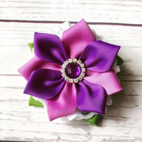 Аксессуары сделанные из цветных отрезков лент, называют канзаши. 02