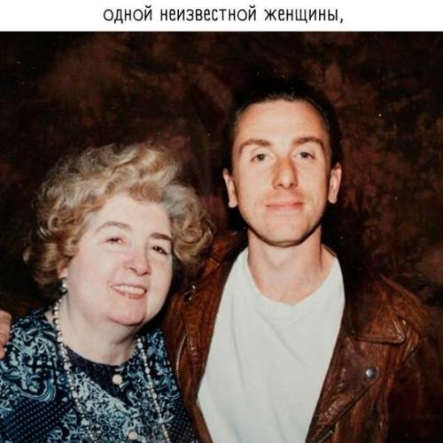 А у вас есть фото со знаменитостями? 03