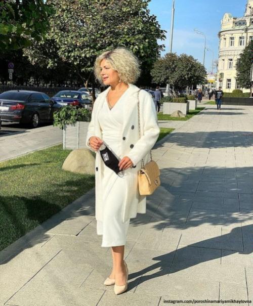 46-Летняя актриса Мария Порошина показала результат своего бьюти - преображения поклонникам в белоснежном наряде и с новой прической. 01