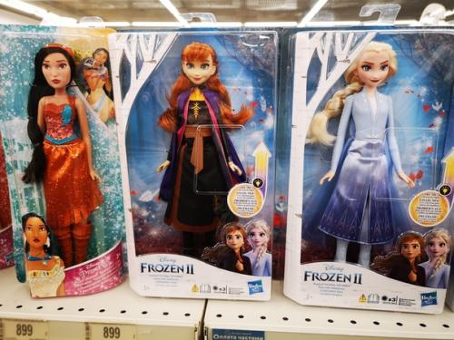 * Сфоткай типа иду на кассу с новинками *. 03