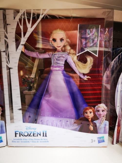 * Сфоткай типа иду на кассу с новинками *. 01