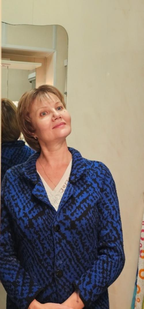 В последнее время все чаще мелькают фото с Новыми Стрижками от Искусственного Интеллекта. 02