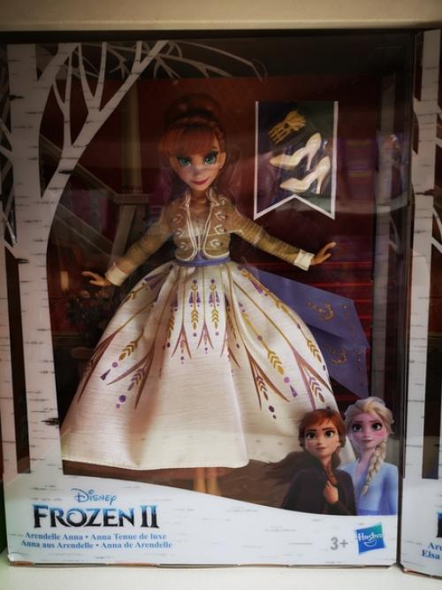 * Сфоткай типа иду на кассу с новинками *. 02