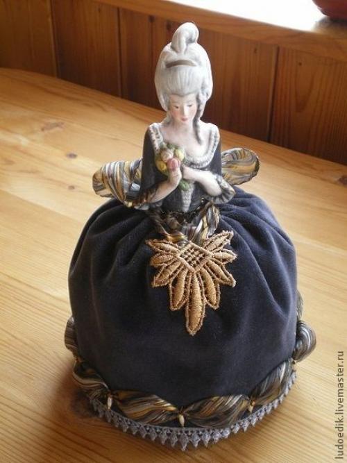 Фарфоровые куколки - игольницы в красивых платьях? 05
