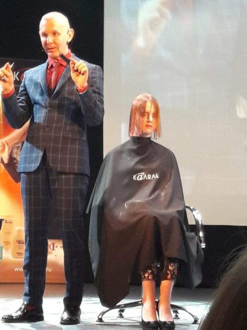 Ну вот и закончился мастер класс по Умным Стрижкамот Александра тодчука. 01