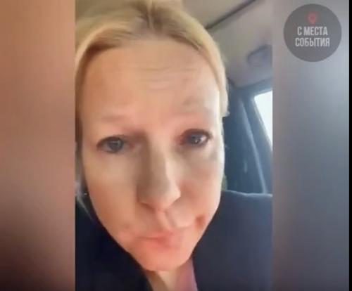 Известная актриса сменила софиты на баранку такси после переезда во Францию два года назад. 01