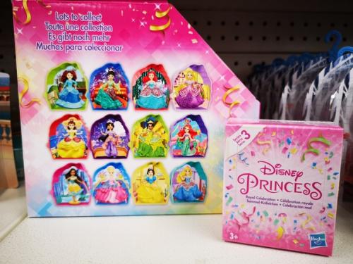 * Сфоткай типа иду на кассу с новинками *. 05