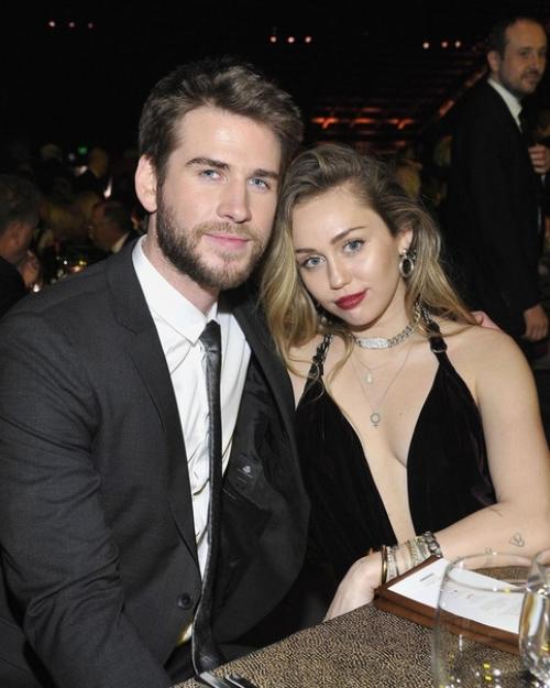 Я дала интервью Vanity Fair, когда только вышла замуж и была очень счастлива. 01