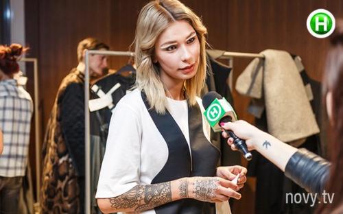 Дев'ять учасниць реаліті Супермодель по -українськи дефілювали на показах спеціального проекту для молодих дизайнерів. 01