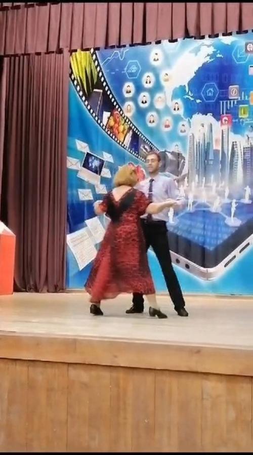 Воскресный день протанцевали, спектр выступающих широк, от мала - до велика танцевали. 03