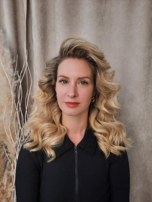 Синди Кроуфорд, икона стиля - именно её прическа стала модной в 2023 г. 03