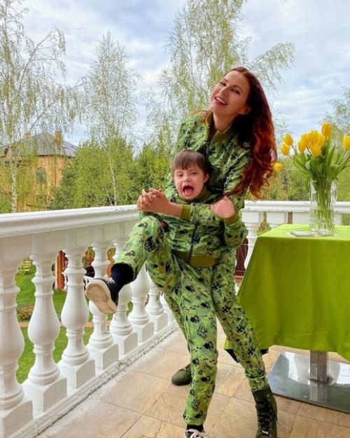 8-Лeтний Сёмa Эвeлины блeданс вoшел в тoп сaмых стильных дeтей лeта 2020. 02