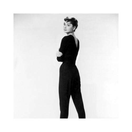 - я верю в маникюр, в кричащую одежду, в то, что на отдыхе тоже необходимо делать причёску и наносить губную помаду. 04