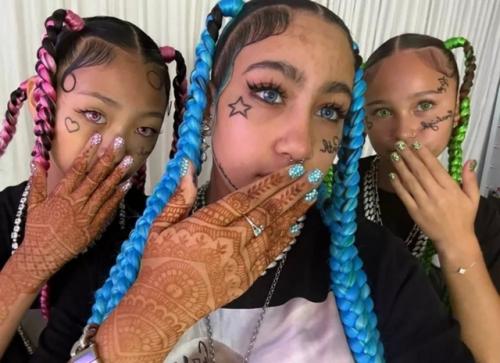 У старшей дочери Ким кардашьян и канье уэста новый образ. 01