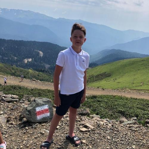 Мы поздравляем любимого внука матвея с прекрасным возрастом. 01