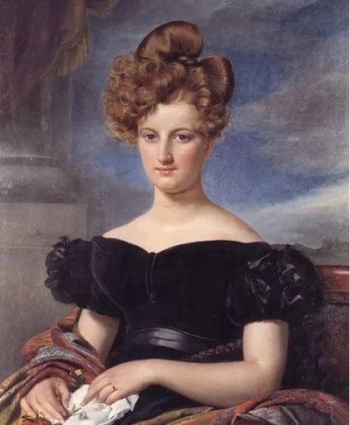 В 1830 годы вошли в моду прически с большими височными пучками и петлями на макушке, для которых использовались искуственные локоны. 05